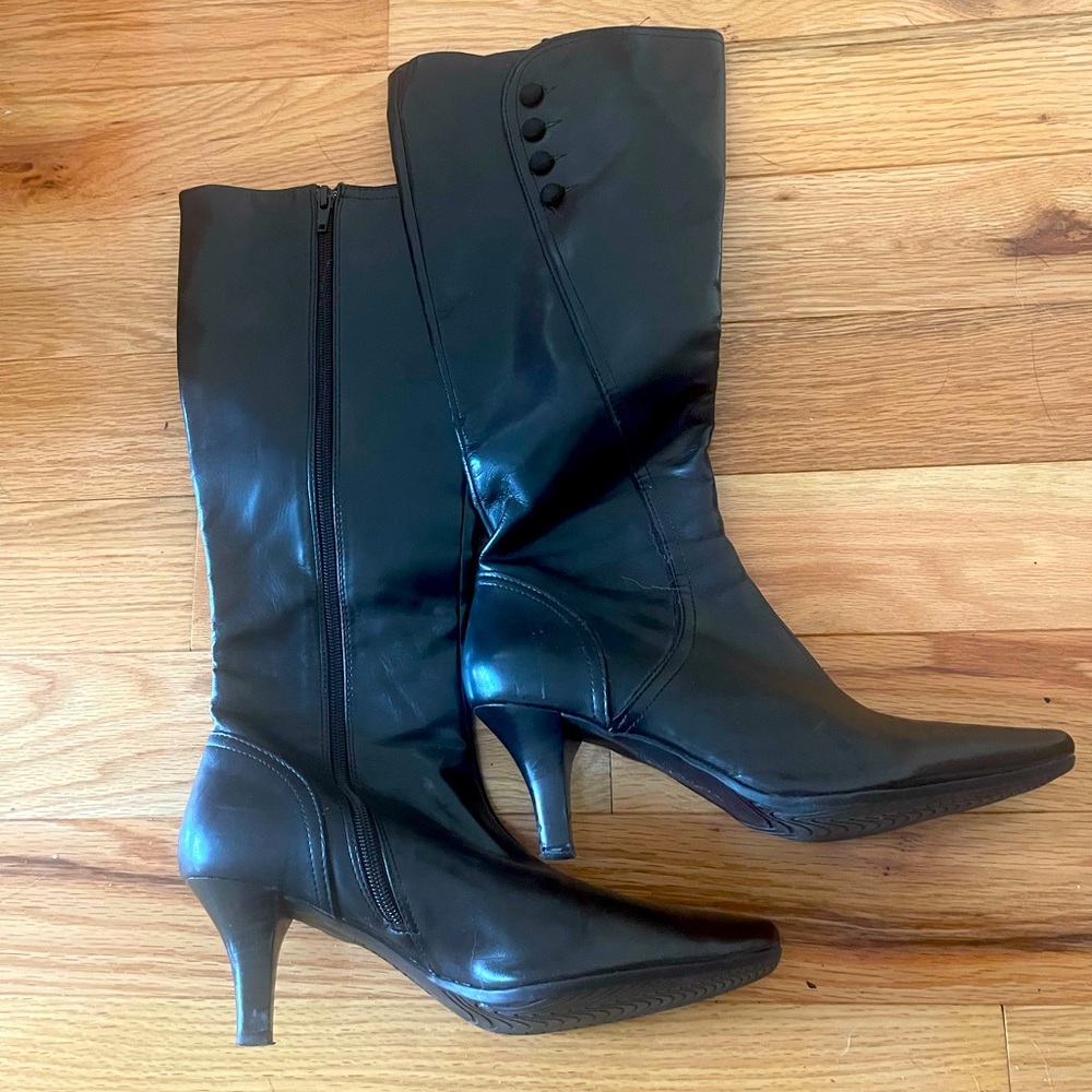 Liz Clairborne knee-high black boots in excellent condition; 2 1/4” heel